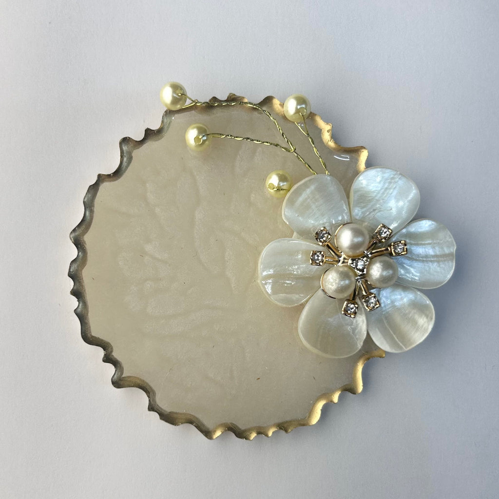 Pearl white Resin Gini Platter 3-Inch for Wedding Shagun | Luxury Silver Coin Gifting Tray - Purperellaa
