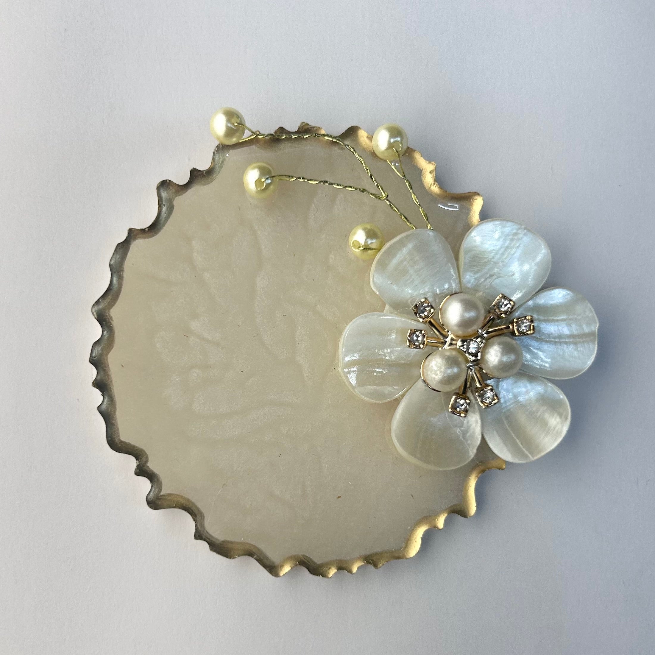 Pearl white Resin Gini Platter 3-Inch for Wedding Shagun | Luxury Silver Coin Gifting Tray - Purperellaa
